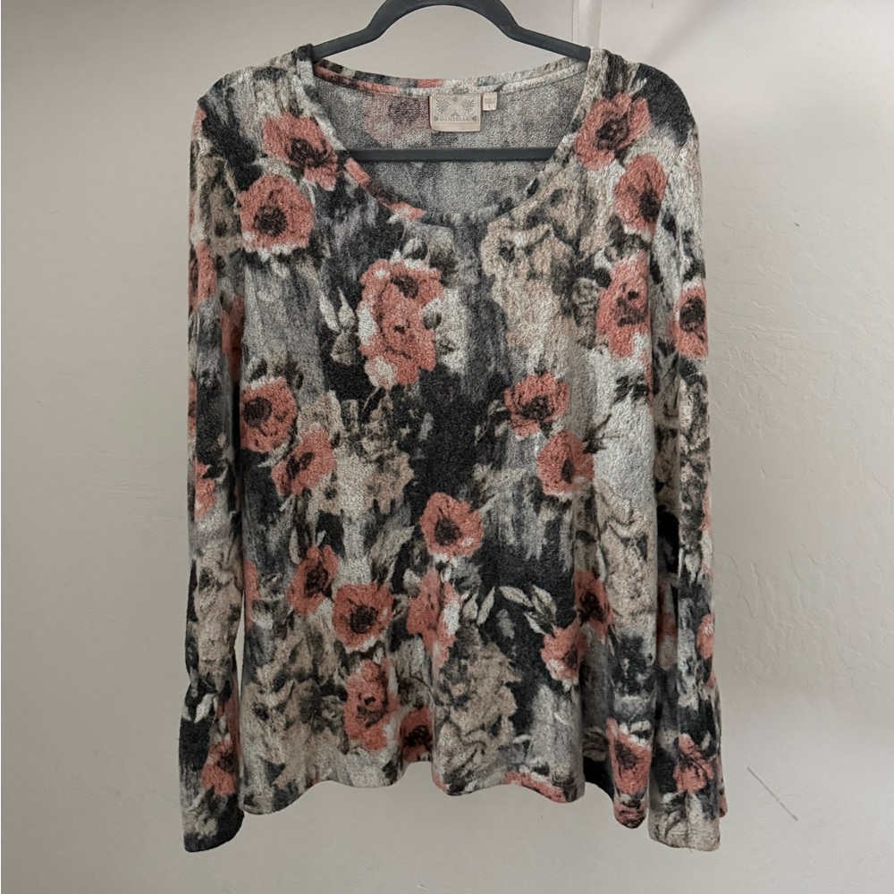 Bundle 3 for 50% Off Dantelle Fuzzy Soft Muted Floral Bell Sleeves Top